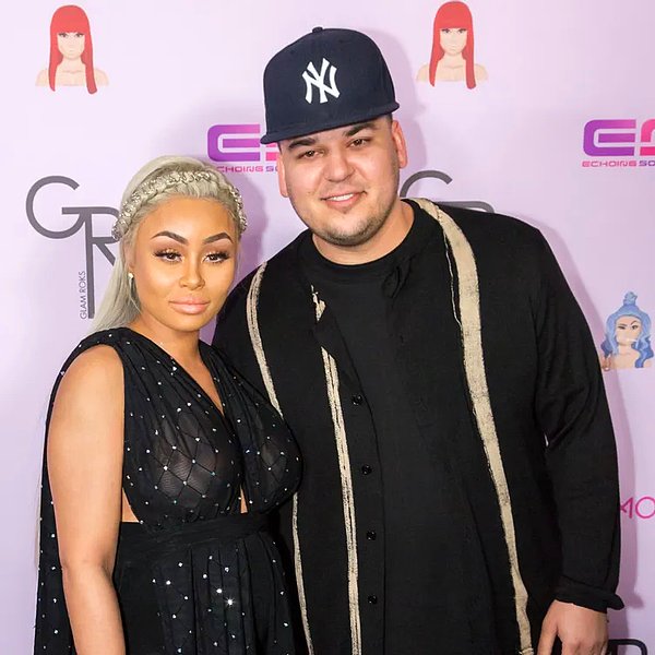 Neler olduğunu bilmeyenler için önce küçük bir özet geçelim. Model Blac Chyna bir dönem Rob Kardashian ile birlikteydi, hatta çiftin bir de çocuğu bulunuyor.