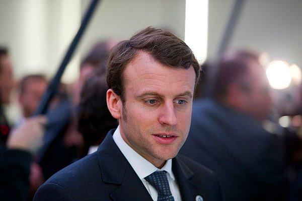 Aradan iki sene geçmeden, 37 yaşında Fransa'nın en genç maliye bakanı oluyor Macron. Yeni görevine gelir gelmez ilk sorumluluğu, Fransa'daki işçi sendikalarını ve aşırı solcuların gazabını kendisine kazandıran, iş dünyası yanlısı bir emek reformu paketi...