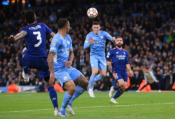 İkinci yarıda da iki takım gollere devam etti. 53. dakikada Philip Foden skoru 3-1'e getirdi.