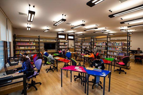 1. Yeni nesil kütüphanelerin ilk örneği olan Ayşe Hatun Çocuk Kütüphanesi...