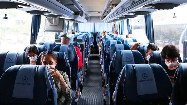 Maliyetlerdeki artış sadece tatili için yola çıkacakları etkilemiyor. Bilet fiyatları memleket ziyaretine gidecek olan vatandaşı da zorluyor.