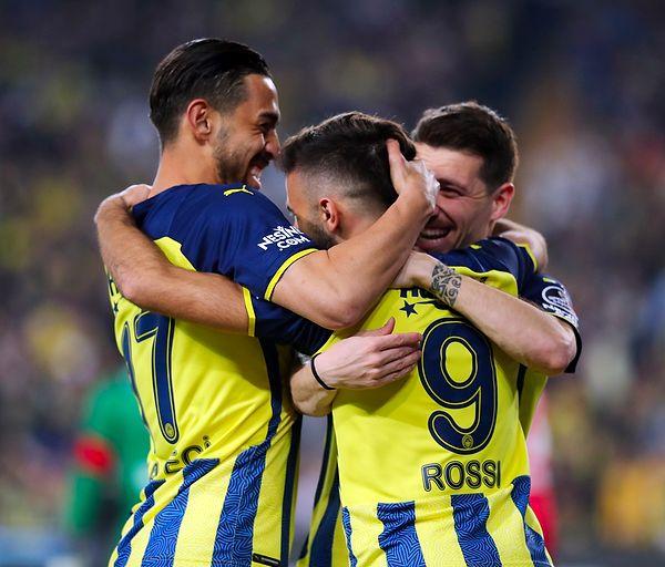 Fenerbahçe'ye galibiyeti getiren golleri Diego Rossi, Serdar Dursun ve Miha Zajc kaydetti.