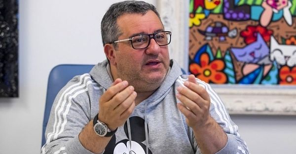 7 dil bilen Mino Raiola, İtalyanca, İngilizce, Almanca, İspanyolca, Fransızca, Portekizce ve Felemenkçe konuşabiliyordu.