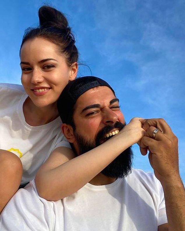 Instagram'ın En Popüler Çiftlerinden Fahriye Evcen ve Burak Özçivit'in Tanışma Hikâyesi Sizi Çok Şaşırtacak