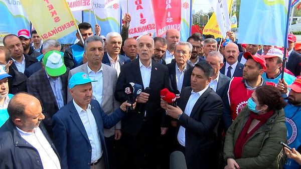 TÜRK-İŞ Genel Başkanı: "Açıklanan enflasyonu asgari ücretliye versinler"