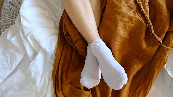4. Uyurken çoraplarınız ayaklarınızı sıkacağı için ayaklarınızda iz çıkar.