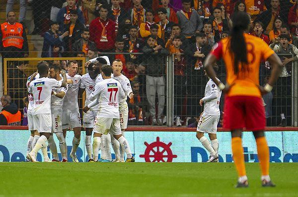 Gol düellosunda kazanan konuk ekip Sivasspor oldu: 2-3
