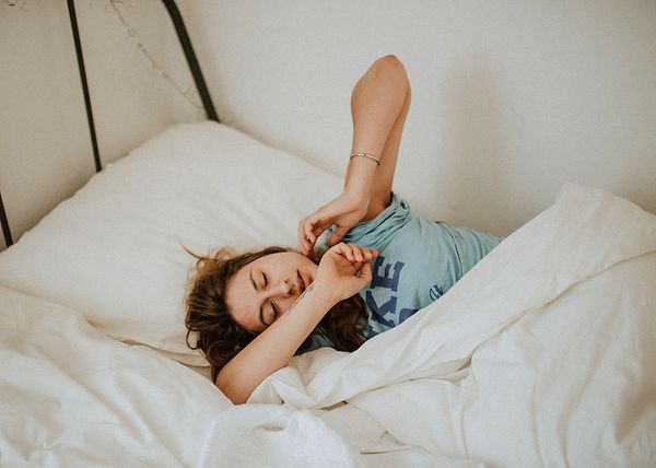 Uykulu hissetmek iki süreç tarafından yönetilir: Sirkadiyen saat ve uyku baskısı.