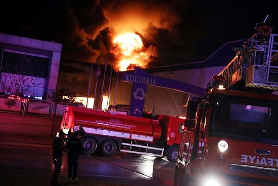 Gaziantep’te Geri Dönüşüm Fabrikasında Yangın
