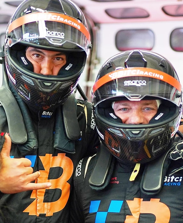 Vedat Ali Dalokay,  ‘Geçen yarış rakibimin ani freni sonucu yaşadığım temas yüzünden istediğim sonuçları elde edemedim. Roma’da pistin kalabalığına daha alışkın bir pilot olarak start alacağım, hedef podyum!’ demişti.