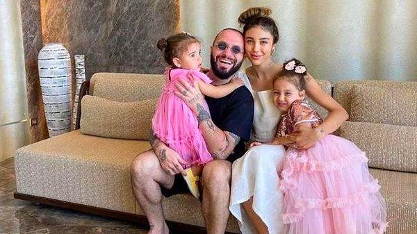 Bayramı tatil olarak değerlendiren ünlü şarkıcı Berkay da Antalya'da kızları ve eşi için bir villa kiraladı.