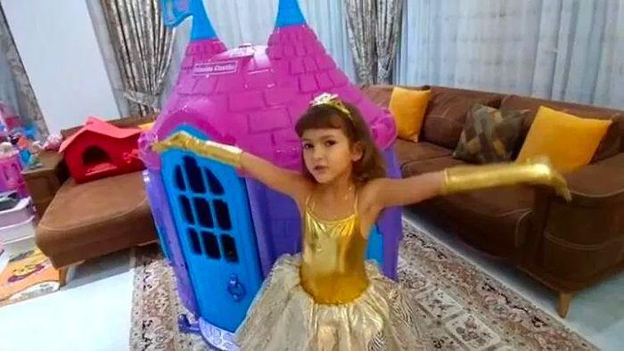 Prenses Elif Kimdir? Prenses Elif Kaç Yaşında? Prenses Elif'in Youtube Kanalının Adı Ne, Kaç Takipçisi Var?