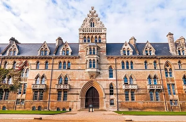 7. Oxford Üniversitesi, Aztek İmparatorluğu’ndan daha eskidir.