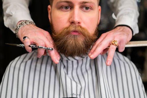 Sakalınızı bir ay uzattıktan sonra sakal stillerini düşünmeye başlayabilirsiniz.