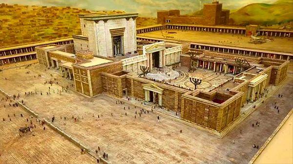 4. Şapel, Eski Ahit'te anlatıldığı gibi, Kral Süleyman'ın Tapınağı ile tamamen aynı boyutlara sahiptir.