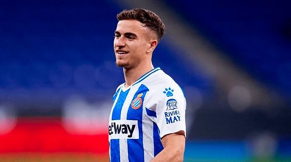 Adria Pedrosa, futbol kariyerinde EF Gava ve Espanyol Barcelona Juvenil A gibi takımların formalarını giymiştir.