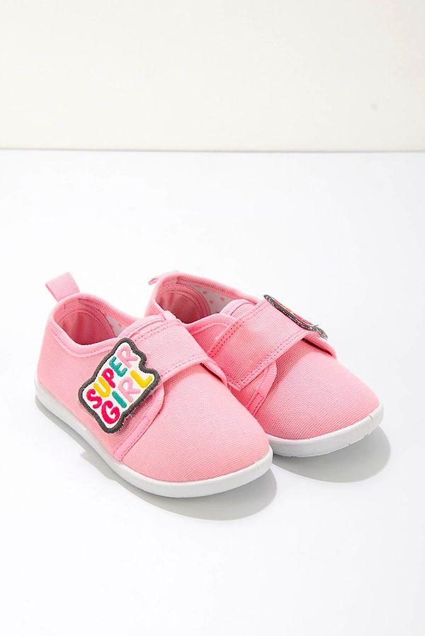 1. Kız bebeği olanlar bu ayakkabıyı çok sevecek...