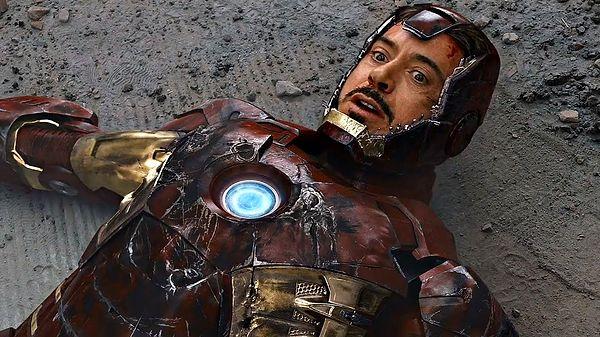 10. Filmin en akılda kalan sahnelerinden biri, Iron Man'in ölümcül bir darbeden kurtulup ekibe döner yemeyi teklif etmesi. Bu replik, karakteri canlandıran Robert Downey Jr.'ın doğaçlama yaparak söylediği bir söz ve senaryoda geçmiyor.