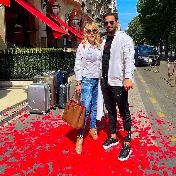 2. Çiçeği burnunda bir başka balayı çifti Seda Sayan ve Çağlar Ökten, balayı için gittikleri Paris'te güller ile karşılandı.