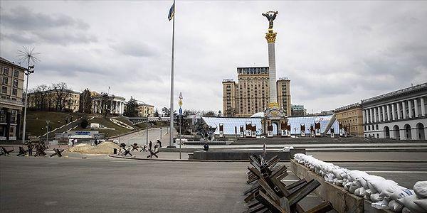Duygu Kar Yazio: Kiev’de Sirenler Çalarken
