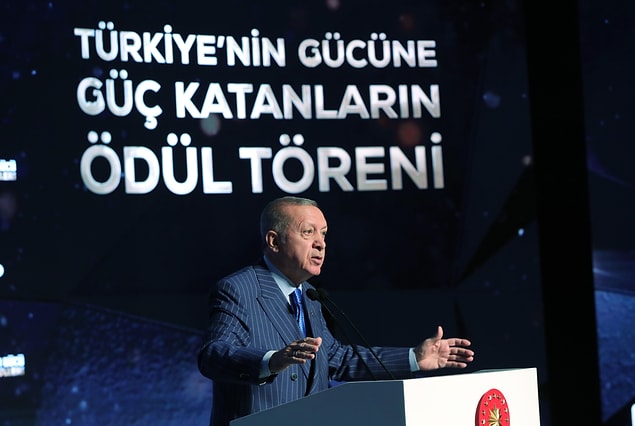 'Kapımız açık onlara, ev sahipliğimizi yapmaya devam edeceğiz. Onları katillerin eline ve kucağına atmayacağız.' dedi.
