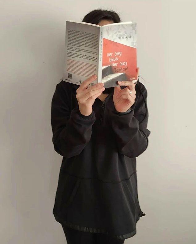 Minimalist Bir Mimar, Minimalist Bir Yazar: İrem Yaşar'ın Yeni Kitabı "Her Şey Eksik Her Şey Tamam" ????️????