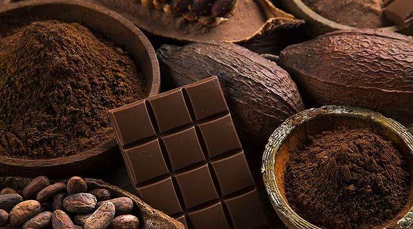Örneğin, Columbia Üniversitesi'nden bir grup araştırmacı, yaşlı yetişkinlerde hafıza kaybını önlemek için kakao flavonoidlerinin kullanılabileceğini bulmuştur.