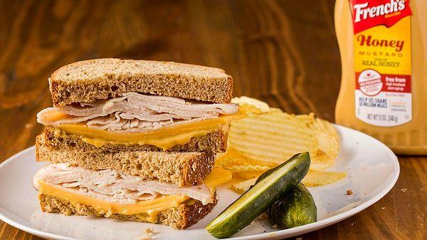 12. 20 yaşın üzerindeki Amerikalıların %49'u her gün sandviç yiyor!
