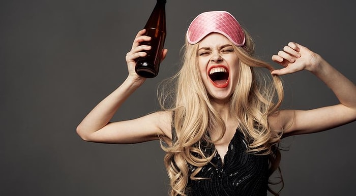 Бокальчик перед сном: 5 серьезных причин отказаться от алкоголя на ночь