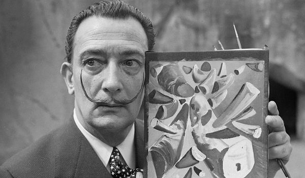 Salvador Dali'nin Politik Görüşü