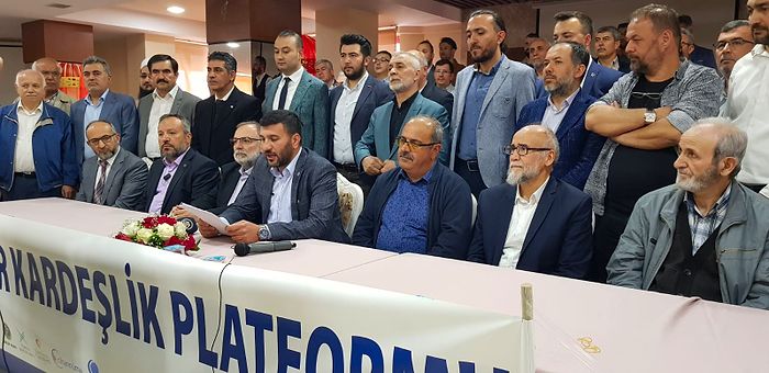 Anadolu Fest'in İptaline 'Eskişehir Kardeşlik Platformu' Destek Çıktı: 'Kızlı Erkekli Yatılı Kalınıyordu'