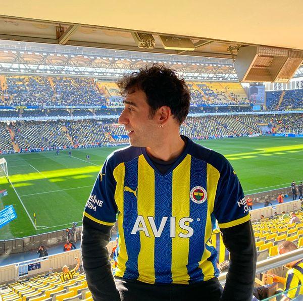 Kariyerinde yükselişe geçen Batuhan Soyaslan, sarı-lacivert renklerine aşık, koyu bir Fenerbahçe taraftarı...