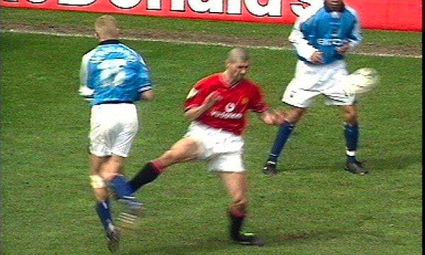 Roy Keane maçın bitimine az bir dakika kala Haaland'a insanlık dışı bir faul yaptı. Yerde acıyla kıvranan Haaland'a şu şekilde seslendi kırmızı kart görürken:
