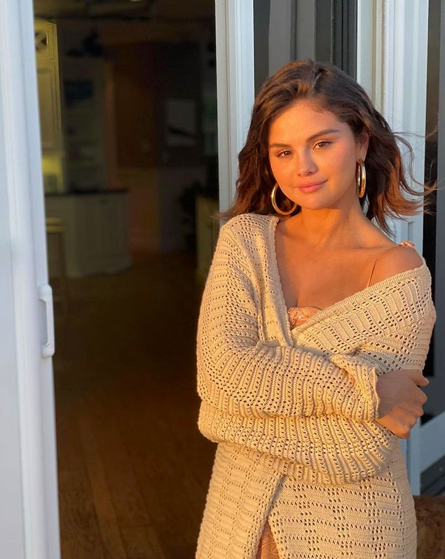 Selena Gomez’in Son Videosunda Eski Sevgilisinin Yeni Eşi Hailey Bieber ile Dalga Geçtiği İddia Edildi!