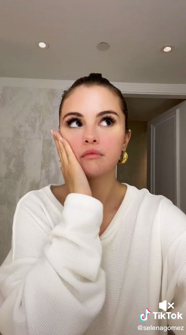 Selena Gomez’in Son Videosunda Eski Sevgilisinin Yeni Eşi Hailey Bieber ile Dalga Geçtiği İddia Edildi!