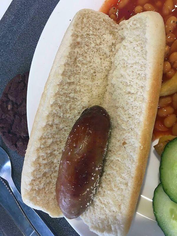 16. Birleşik Krallık'ta hotdog olarak dağıtılan yemek halis mi?