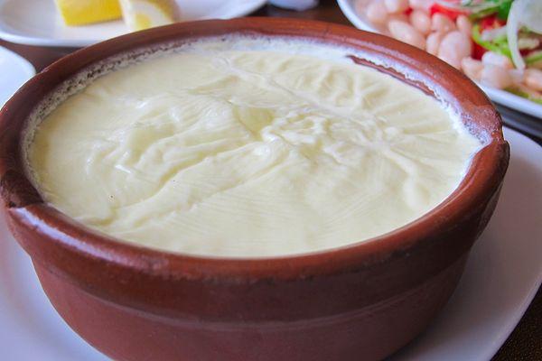 Afyon manda yoğurdu. Afyon'da bulunan Anadolu mandalarından üretilen manda yoğurdu 2021 yılında coğrafi tescilini almıştır.
