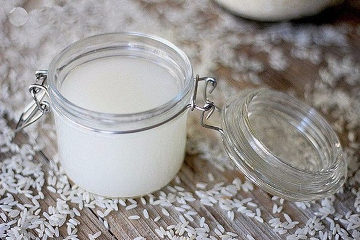 Рисовая вода для волос. Рисовая вода для кожи. Рисовая вода. Рисовая вода для кожи. Рисовая вода для лица.