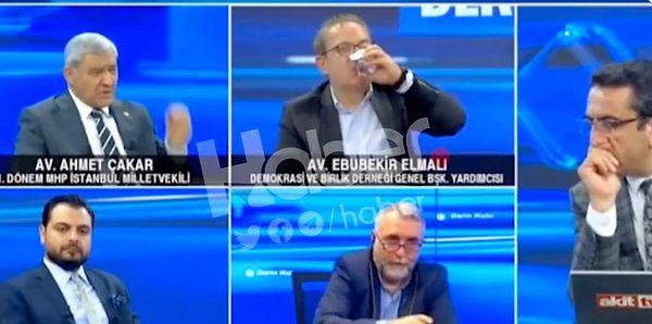 Geçtiğimiz günlerse ise Akit TV'de yayınlanan bir programa katılan eski MHP Milletvekili Ahmet Çakar, Melis Sezen'i elbisesi üzerinden aylar sonra hedef göstermişti.