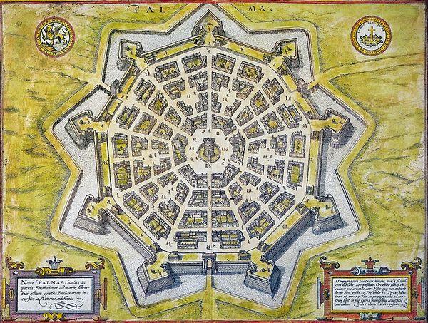1598 yılında görseldeki gibi tasvir edilen Palmanova, şimdilerde İtalya'da olsa da o zamanlar Venedik Cumhuriyeti'ne dahildi.