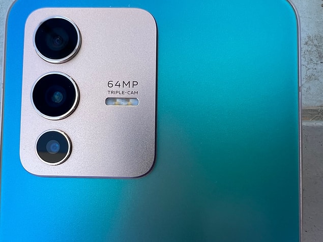 Vivo V23 5G arka kamera performansıyla da oldukça başarılı bir deneyim sunuyor.