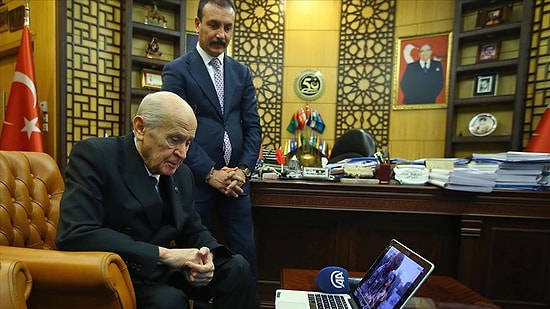 Bahçeli'nin 'Çeyrek Porsiyon Domuz Etini 7 Dakikada Bitirmekle Övünenlerin Partisi' İfadeleri Gündemde