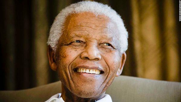 9. "Beni özgürlüğe kavuşturacak kapıdan geçerken, öfke ve nefreti geride bırakmazsam, hapiste kalmaya devam edeceğimi biliyordum." Nelson Mandela