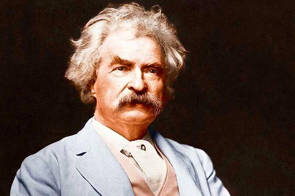 15. "Asla bir aptalla tartışmayın. Sizi önce kendi seviyesine çeker, sonra da tecrübesiyle sizi yener." Mark Twain