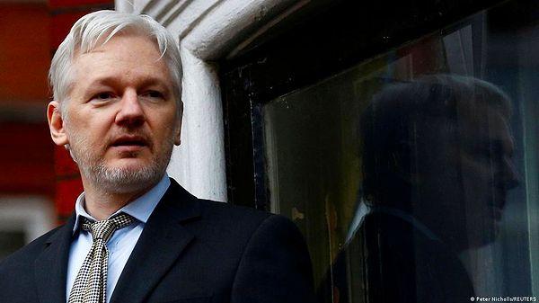 Julian Assange'nin Mesleği Ne?