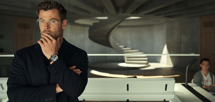 Don’t Miss Out on The Sci-Fi Thriller Film ‘Spiderhead’ Starring Chris Hemsworth as a Spooky Scientist