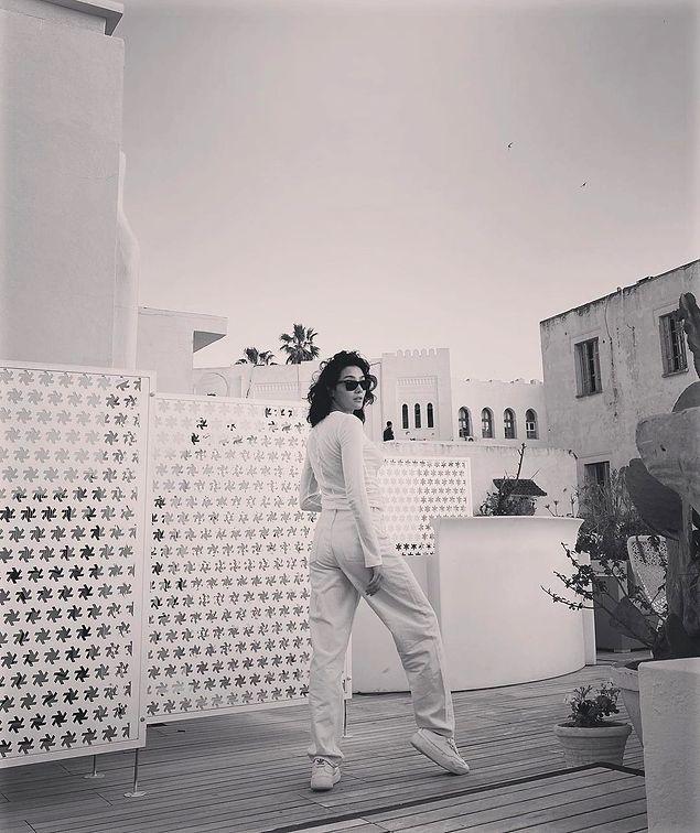Instagram'a Yaz Geldi: Aybüke Pusat'ın Tunus Paylaşımları Kıskançlıktan Çatlattı!