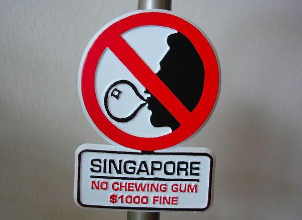 14. "Singapur'da sakız çiğnemek yasaktır."
