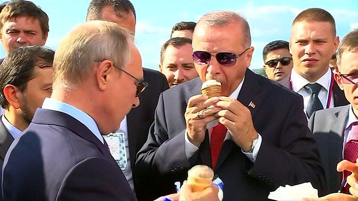 “Erdoğan Dondurmayı Yalayarak Yedi” Sözlerine Hapis Cezası