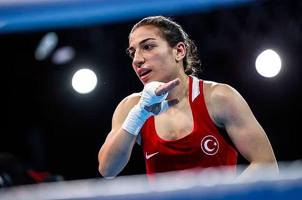 8. Milli boksör Ayşe Çağırır, Türkiye'nin ev sahipliğinde düzenlenen Dünya Kadınlar Boks Şampiyonası'nda altın madalya kazandı!
